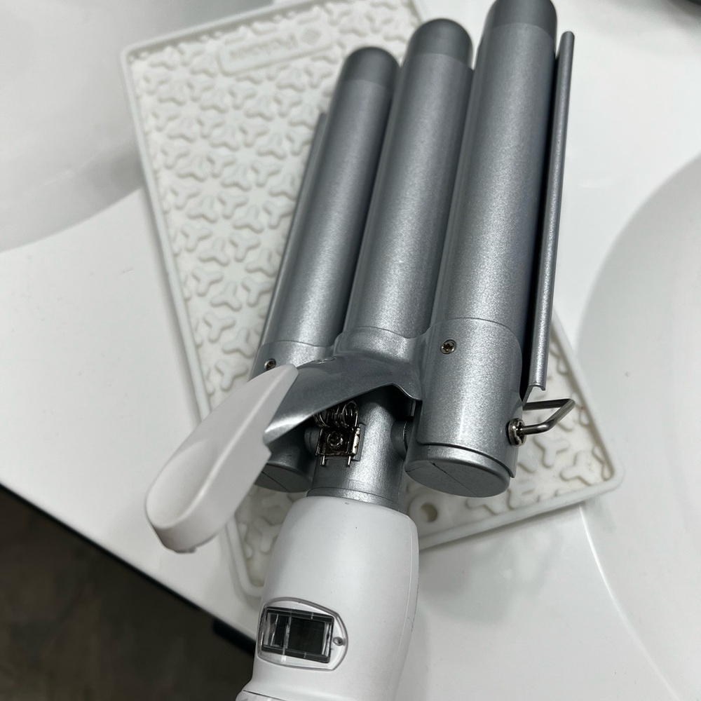 Monat beach waver